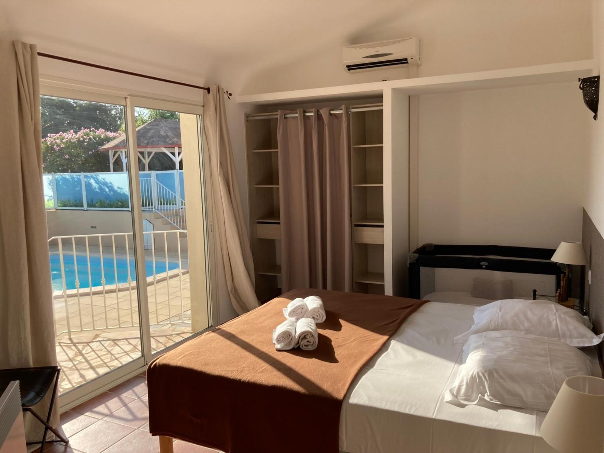 Villas Cala Corsa - 3 Et 4 Chambres - Cala Rossa Porto-Vecchio - Villas Entierement Climatisees Avec Piscine Chauffee Partagee Et Piscines Privees - Internet Gratuit מראה חיצוני תמונה