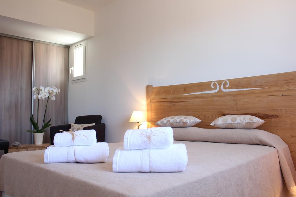 Villas Cala Corsa - 3 Et 4 Chambres - Cala Rossa Porto-Vecchio - Villas Entierement Climatisees Avec Piscine Chauffee Partagee Et Piscines Privees - Internet Gratuit מראה חיצוני תמונה